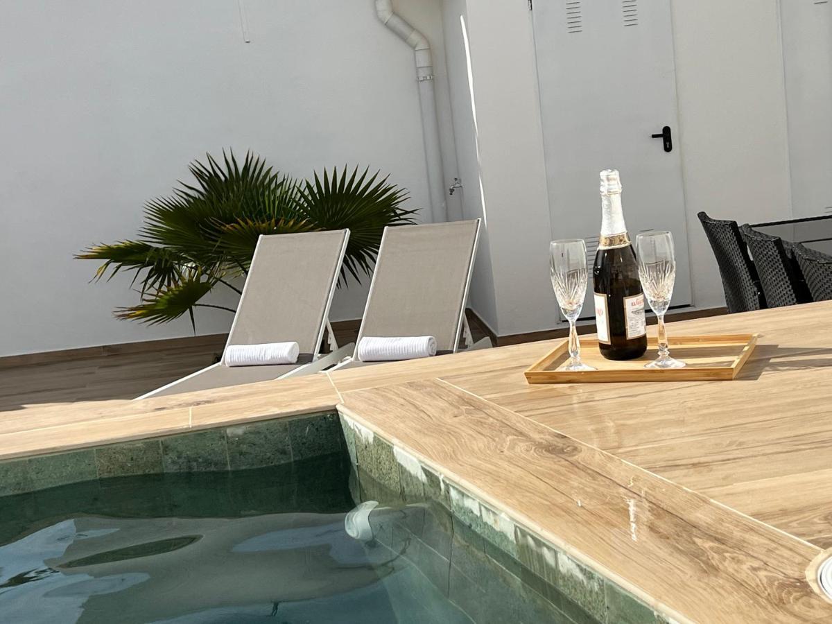 Karibu & Pool Holiday home *