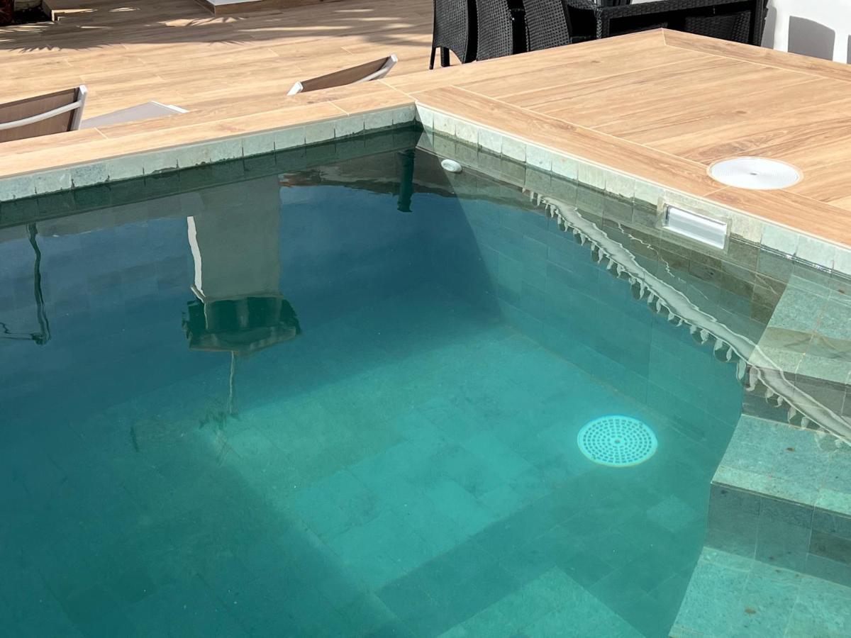 Сasa de vacaciones Karibu & Pool